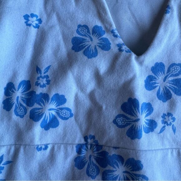 Hollister Blue and White Hawaiian Floral Halter Top - Picture 3 of 6